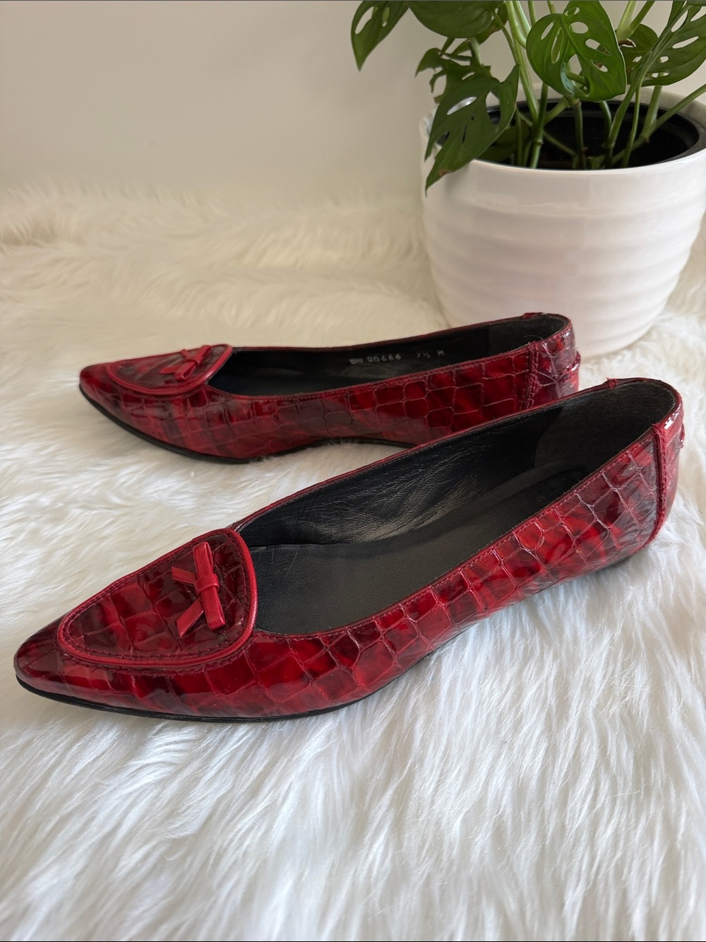 Stuart Weitzman Red Croc-Embossed Pointed Toe Flats with Knot Accent - Picture 4 of 14
